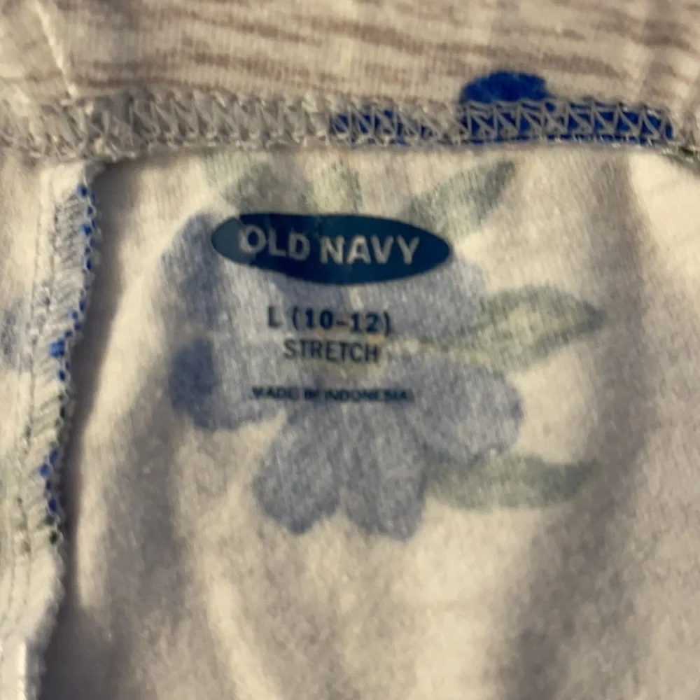 Old Navy leggings , size 10-12